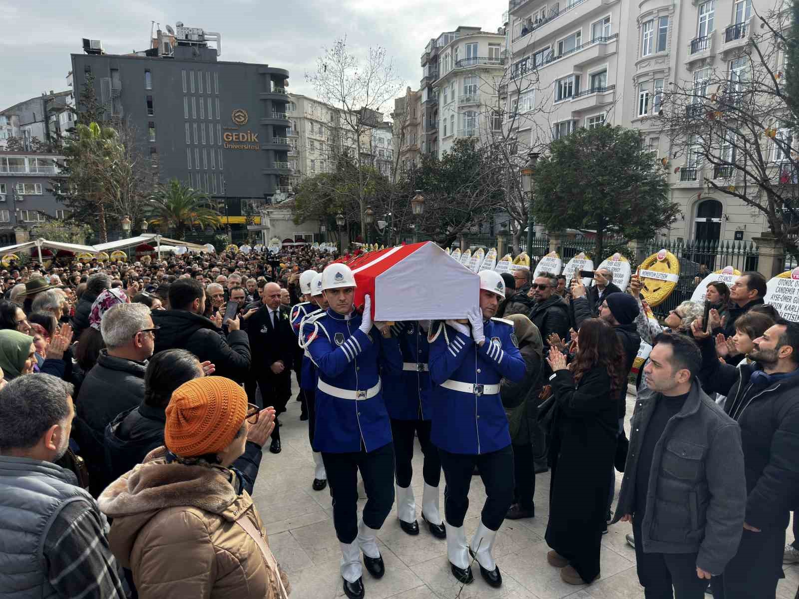 haldun dormen son yolculuguna ugurlandi 2 HkegLA1u
