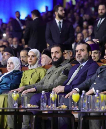 halep-saldirisinin-sembolu-umran-bebek-esadin-kactigi-sarayda-konustu-RT9um61P.jpg