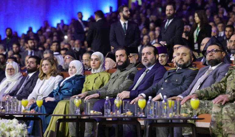 halep-saldirisinin-sembolu-umran-bebek-esadin-kactigi-sarayda-konustu-RT9um61P.jpg