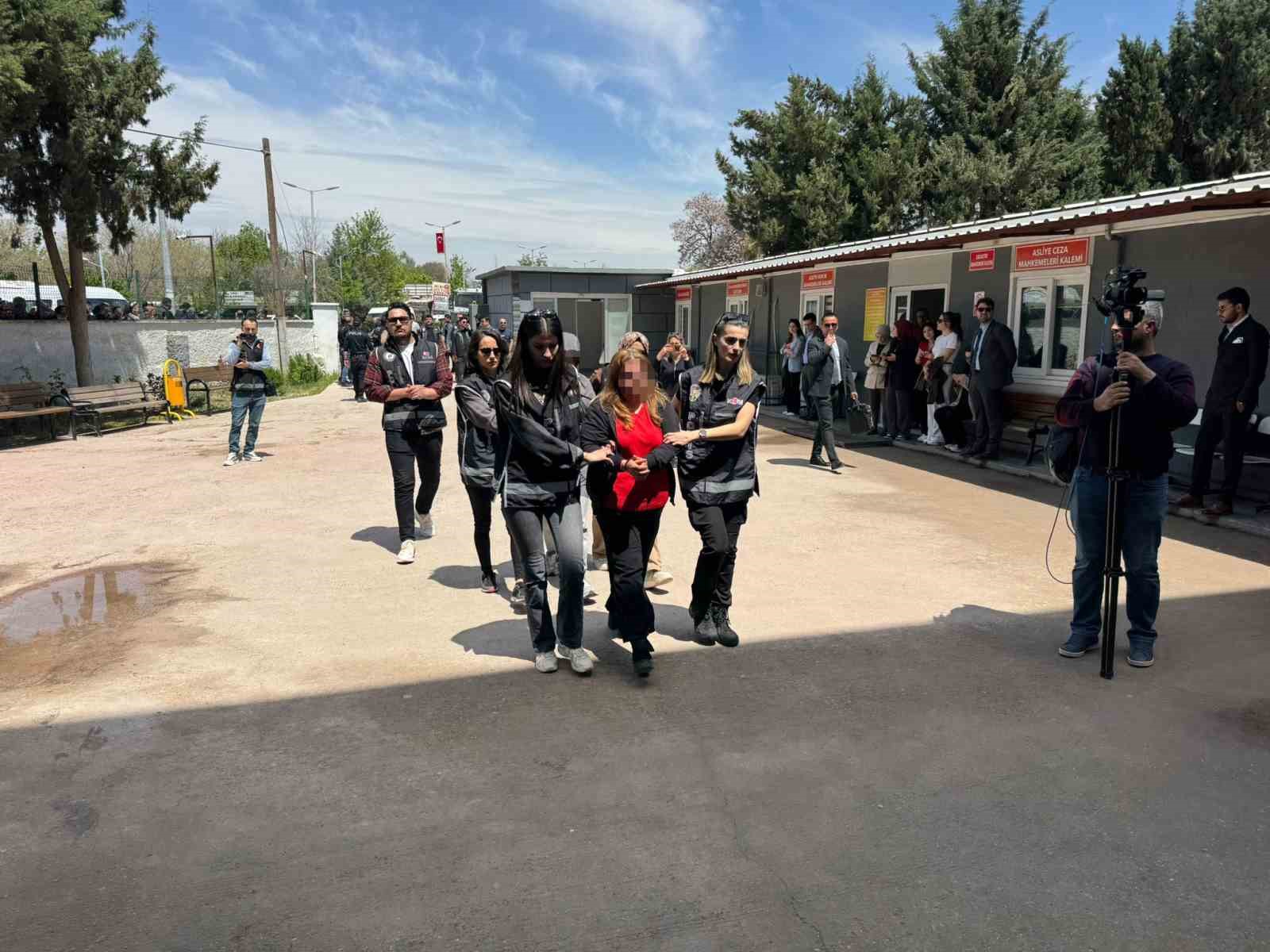 halfeti belediyesine operasyonda gozaltina alinan supheliler adliyeye sevk edildi 2