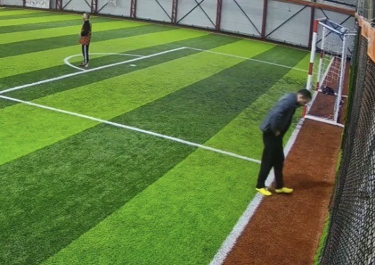 hali saha macinda kalbine yenik dustu o anlar kamerada 1