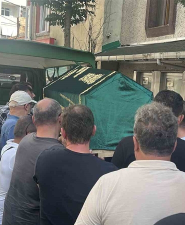 halicte-denize-duserek-hayatini-kaybeden-tekne-personeli-son-yolculuguna-ugurlandi-O7X1YEtI.jpg