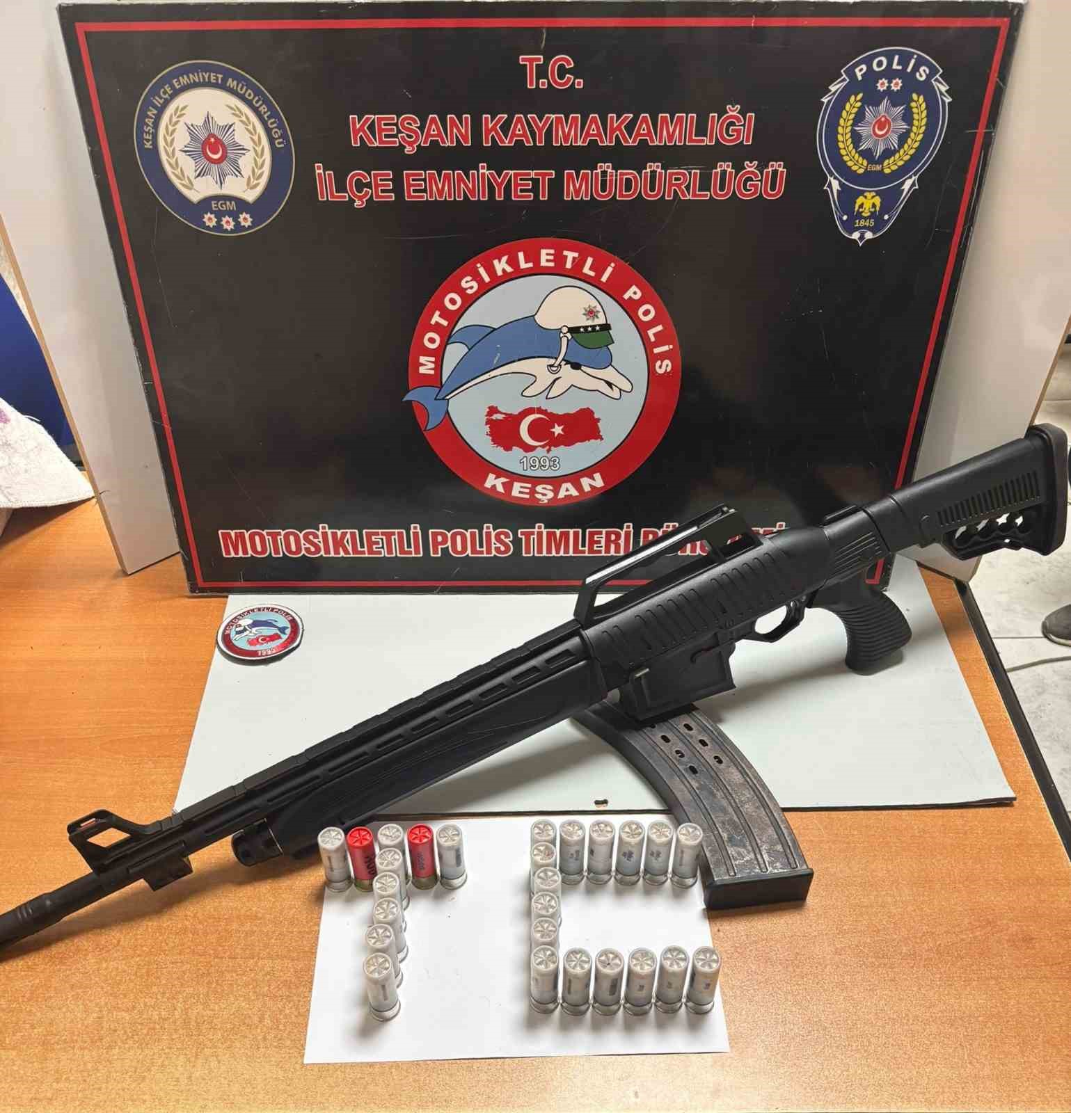 halinin icerisine gizlenmis av tufegi ele gecirildi 0 Kd4nXHNm