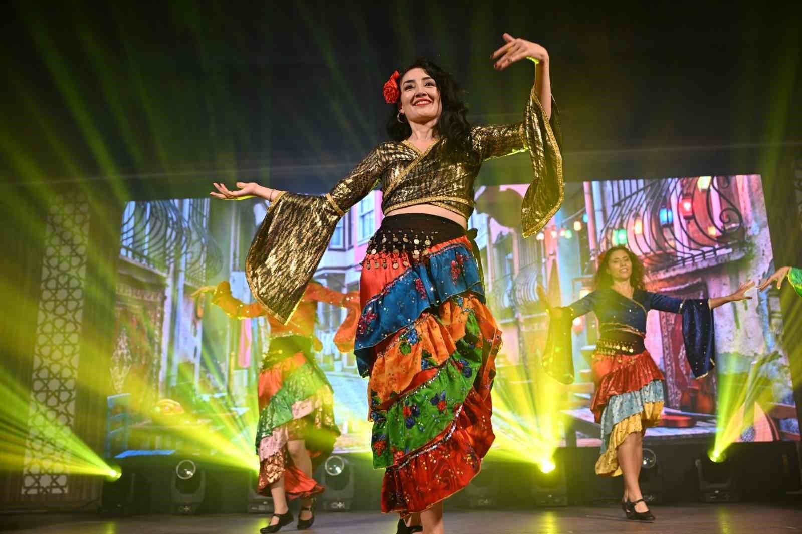 halk danslari gala gecesi buyuledi 5 72jsHMAg