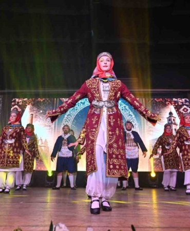 halk-danslari-gala-gecesi-buyuledi-kDd84Brr.jpg