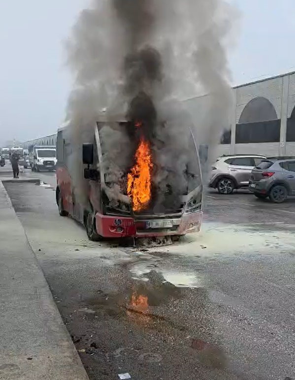 halk otobusu alev alev yandi 1 bkyTcXyN
