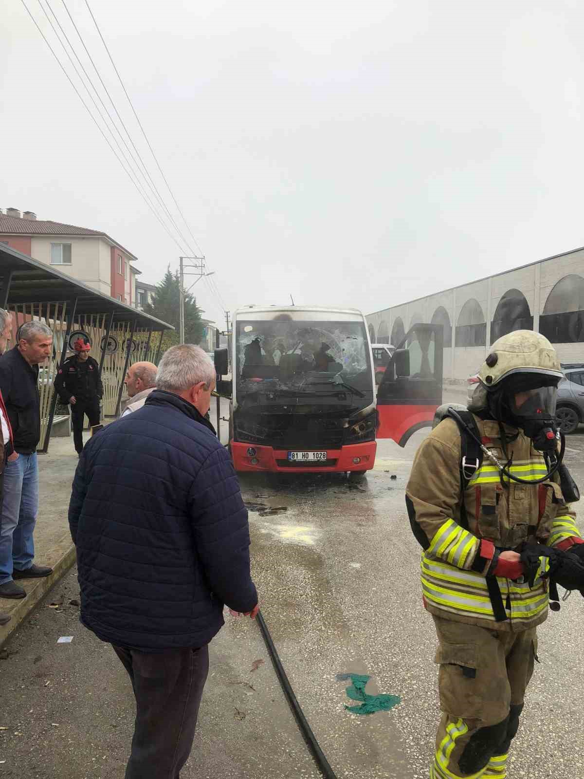 halk otobusu alev alev yandi 5 TKu3X57R