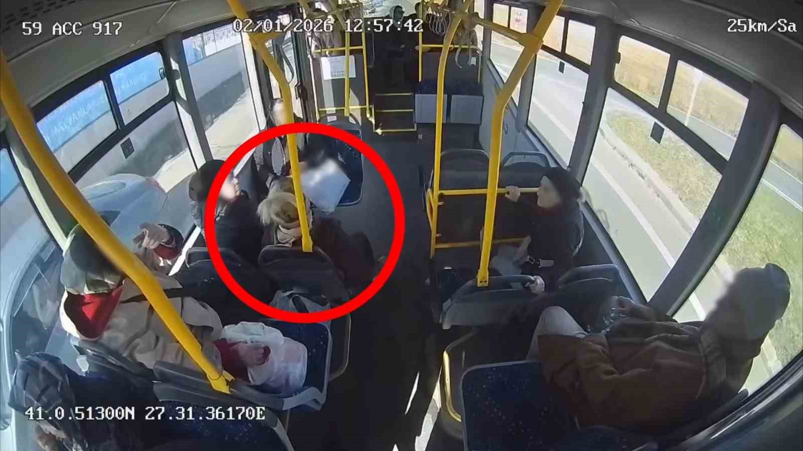 halk otobusu soforu kalp krizi geciren yolcuyu hastaneye yetistirdi 0 177yIyMV