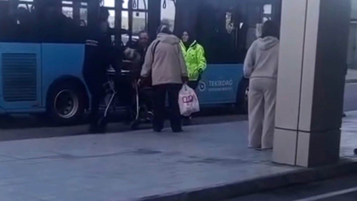 halk otobusu soforu kalp krizi geciren yolcuyu hastaneye yetistirdi 1 pLVVbVXA