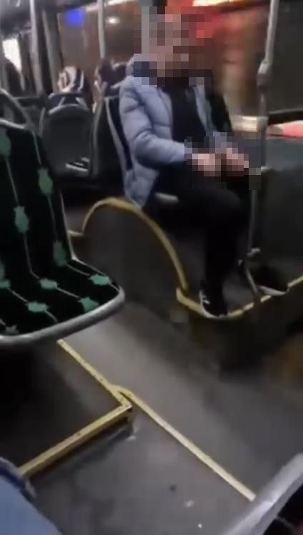 halk otobusundeki uygunsuz davranis kamerada 2 tJNzEH1h