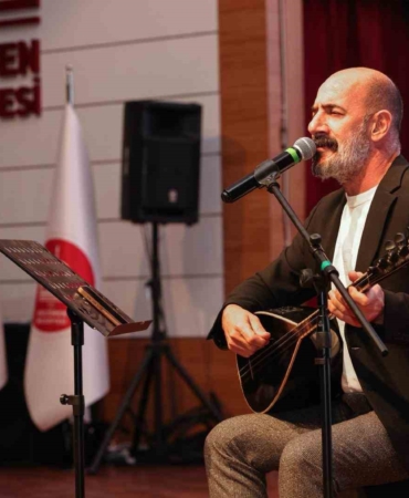 halk-ozani-ali-kiziltug-keciorende-turkulerle-anildi-ssOMyMuv.jpg
