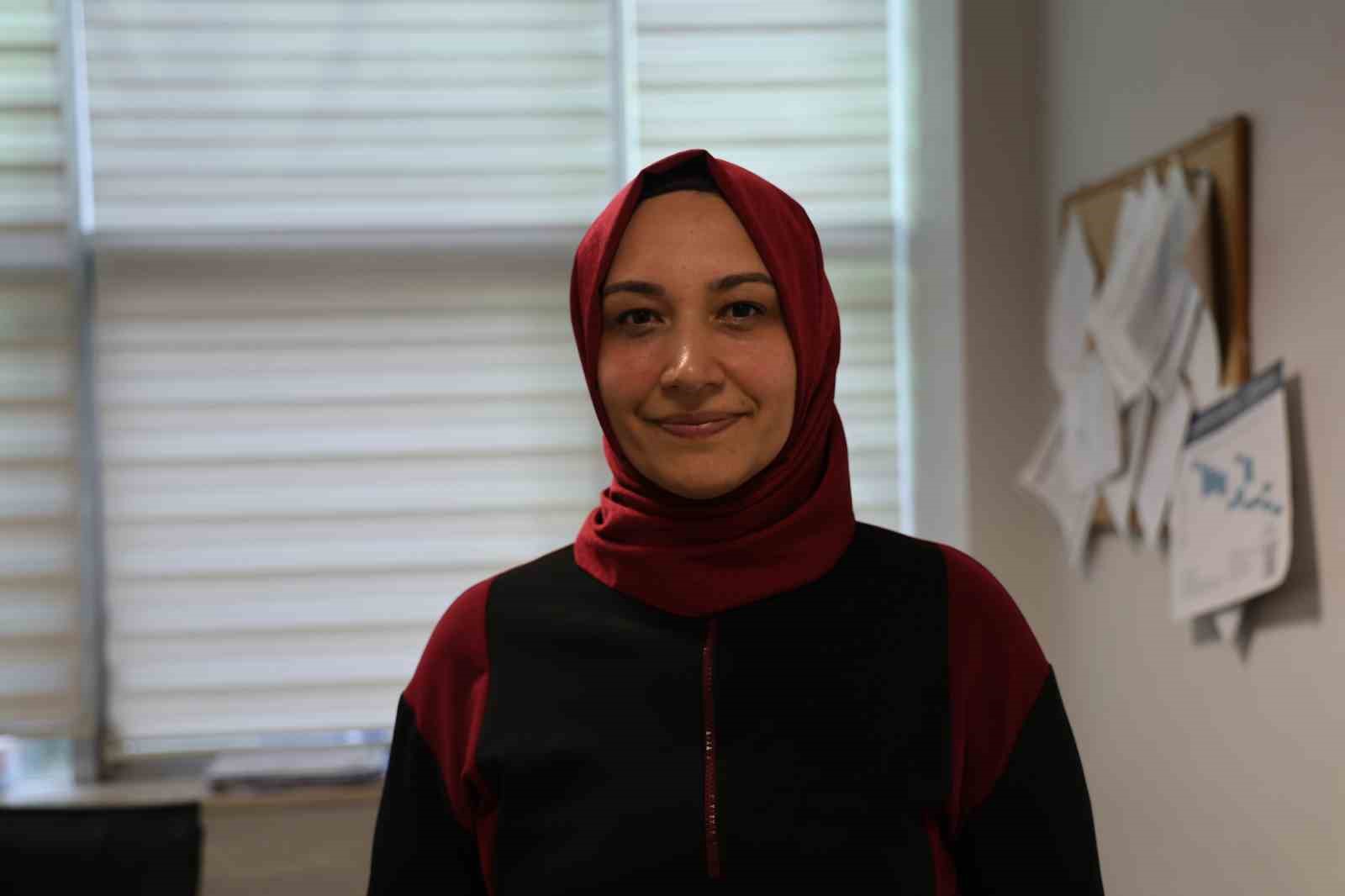 Halk sağlığı uzmanı Dr. Andan: "HIV enfeksiyonu gündelik temaslarla bulaşmamaktadır" 5 halk sagligi uzmani dr andan hiv enfeksiyonu gundelik temaslarla bulasmamaktadir 1 RdQvaO5N