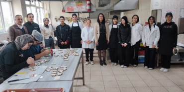 halka-acik-kafede-ogrenciler-hem-ogreniyor-hem-uretiyor-fjPwScHa.jpg
