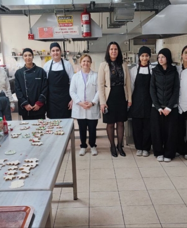 halka-acik-kafede-ogrenciler-hem-ogreniyor-hem-uretiyor-fjPwScHa.jpg