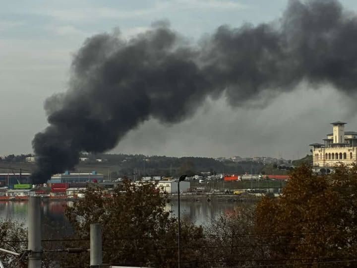 halkali gumrugunde konteyner alev alev yandi 1 fIu2r6hW