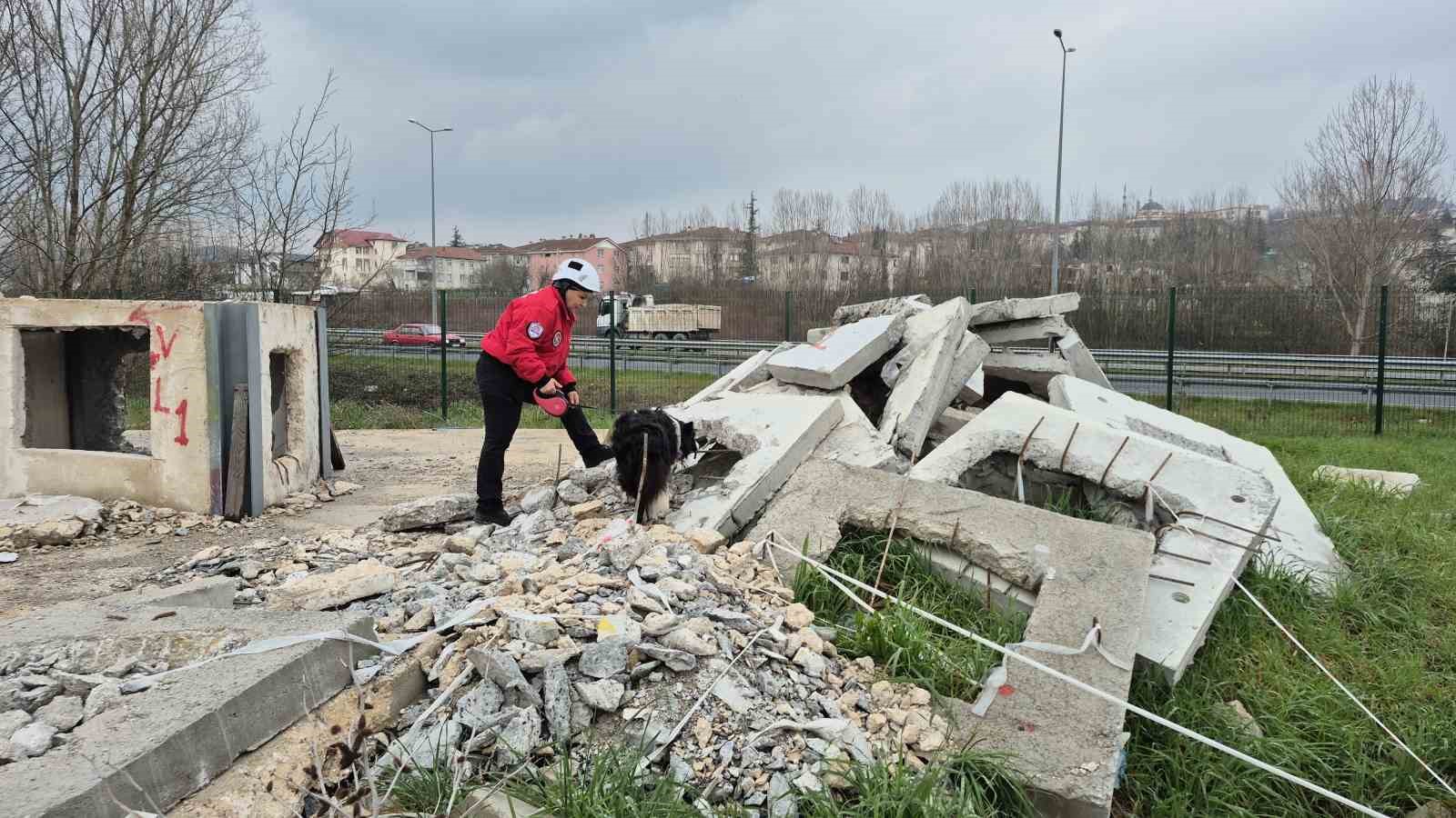 hamileyken enkazda hayat kurtardi 10 KcnlYNUe