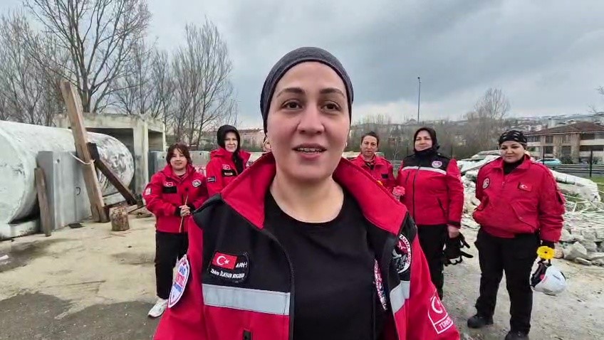 hamileyken enkazda hayat kurtardi 12 9t8ABnrF