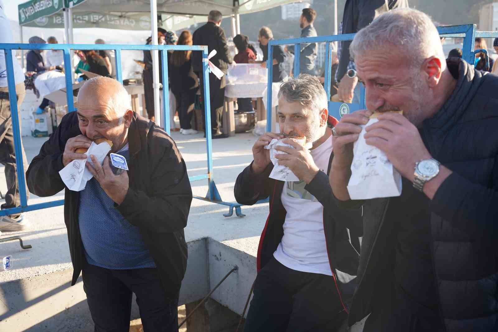 hamsi bollugu festivali geri getirdi 2 tg9JCNZa