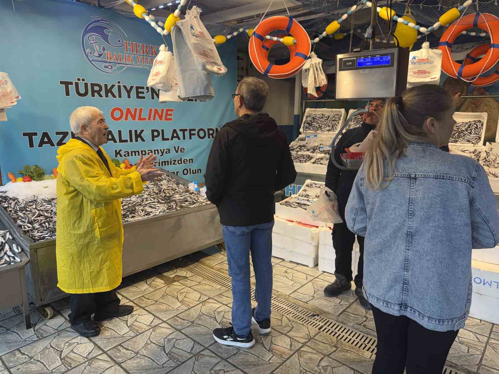 hamsi fiyati yuzleri guldurdu kilosu 60 liraya dustu 4 srkcakXO