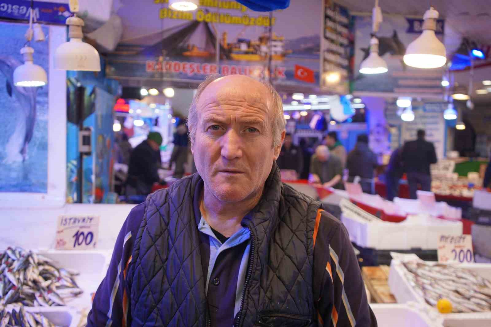 hamsi tezgahlardaki tahtina yeniden oturdu 6