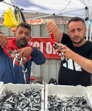 hamsinin-fiyati-70-liraya-indi-tezgahlar-senlendi-h1jRag4w.jpg
