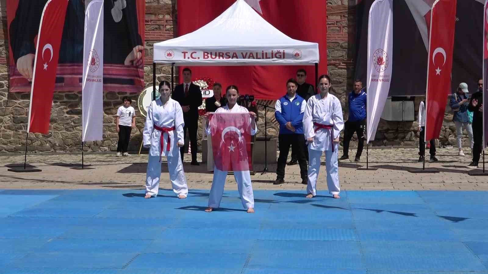 hanlar bolgesi 19 mayis coskusuyla doldu tasti 3 yJABEFKJ