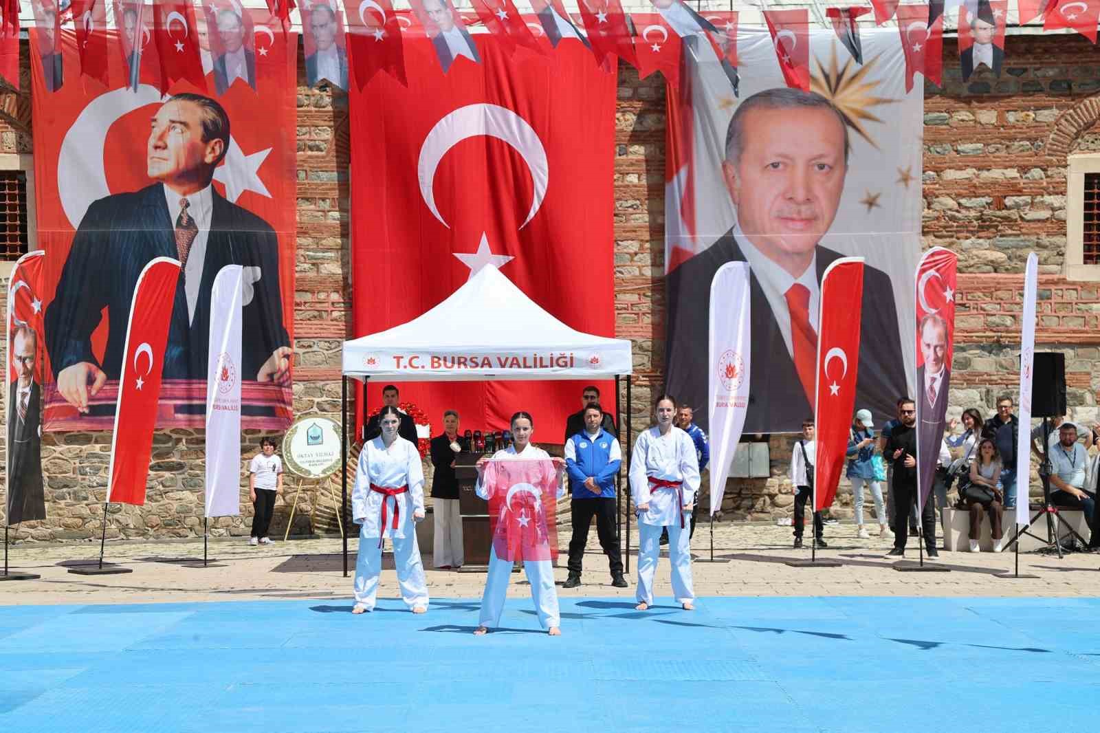 hanlar bolgesi 19 mayis coskusuyla doldu tasti 8 sAm8uUpc