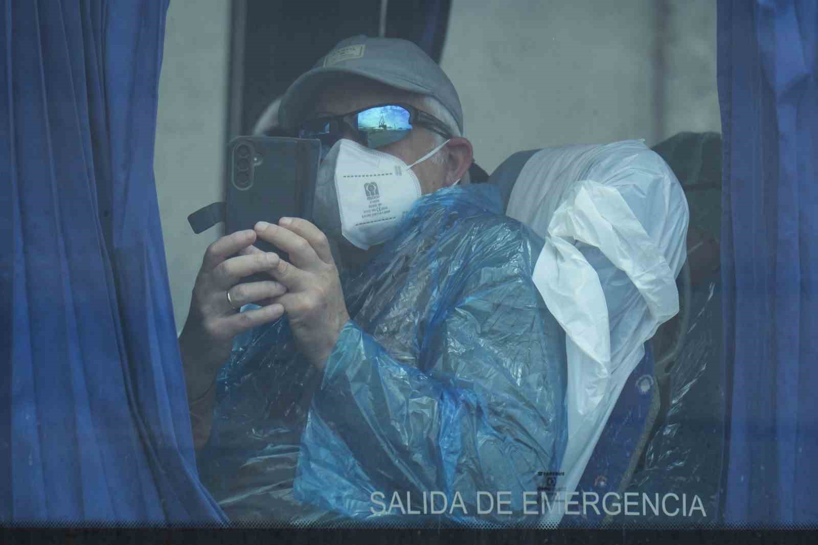 hantavirus salgininin yasandigi gemiden fransaya tahliye edilen bir yolcuda semptomlar tespit edildi 1 NedALnVt