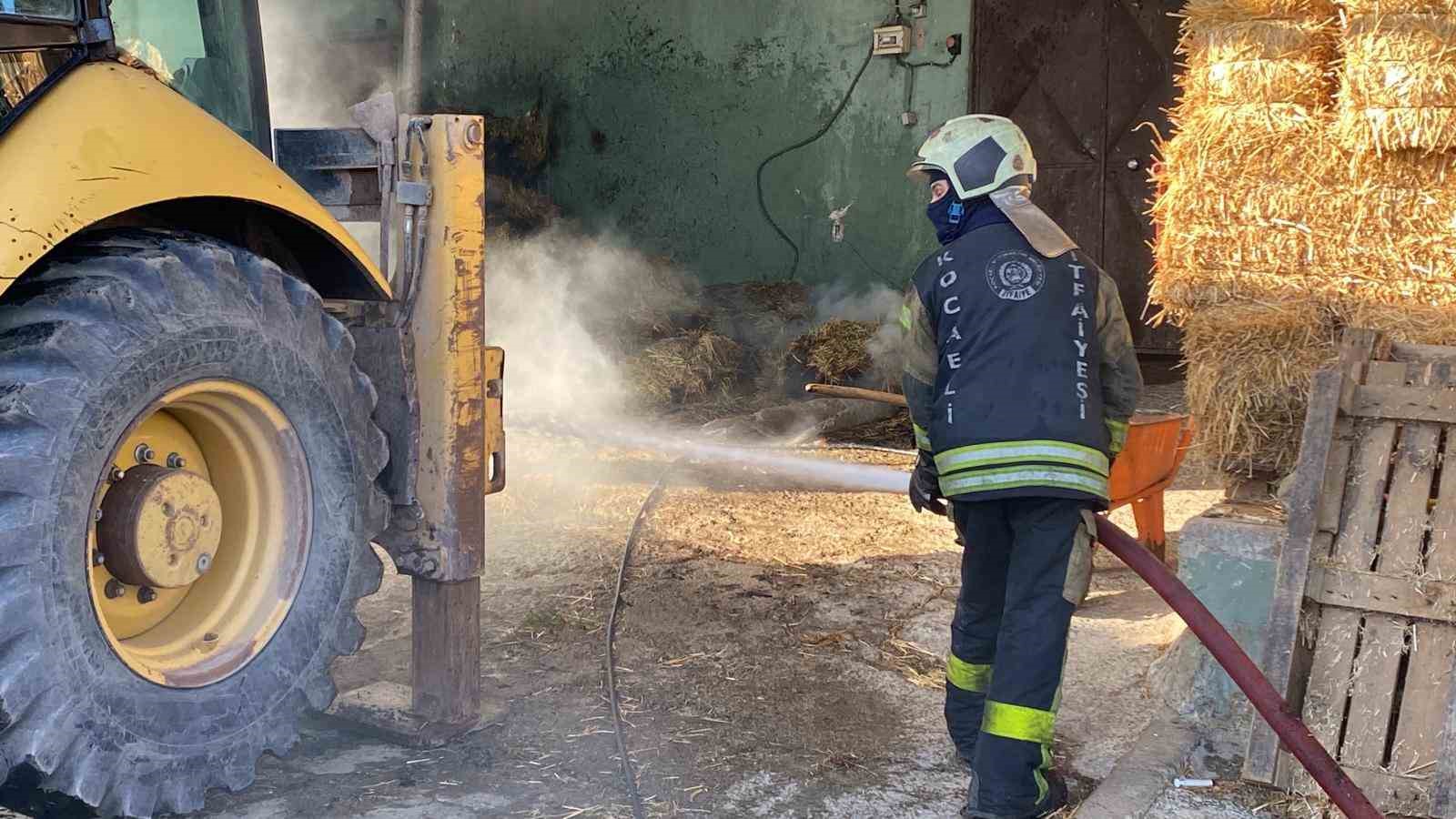 Harada çıkan yangında 70 balya saman yandı 5 harada cikan yanginda 70 balya saman yandi 1 E5a2aW7L