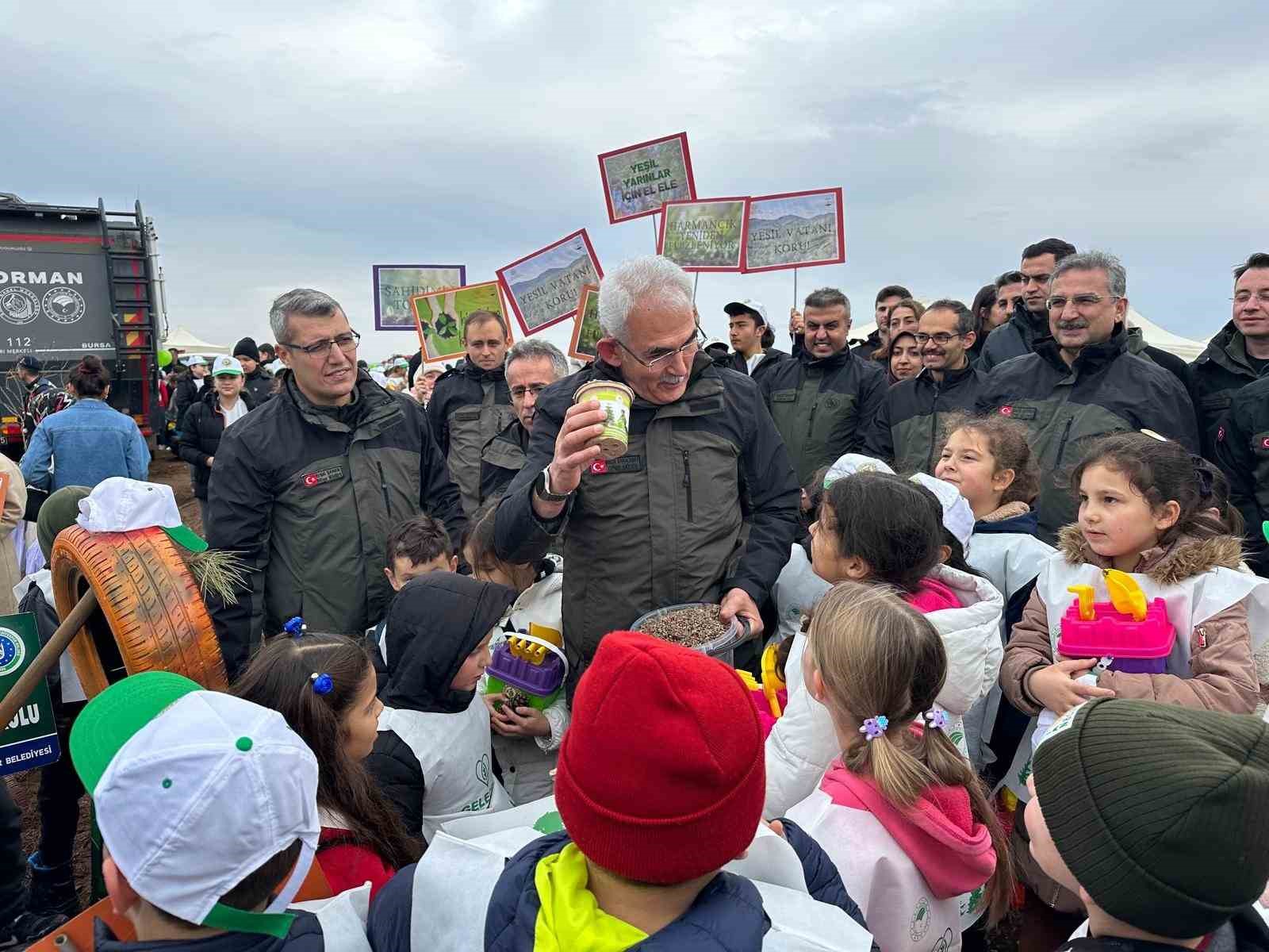 harmancikta yanan 4 bin 256 hektar alan agaclandiriliyor 1 7GAqgiB5