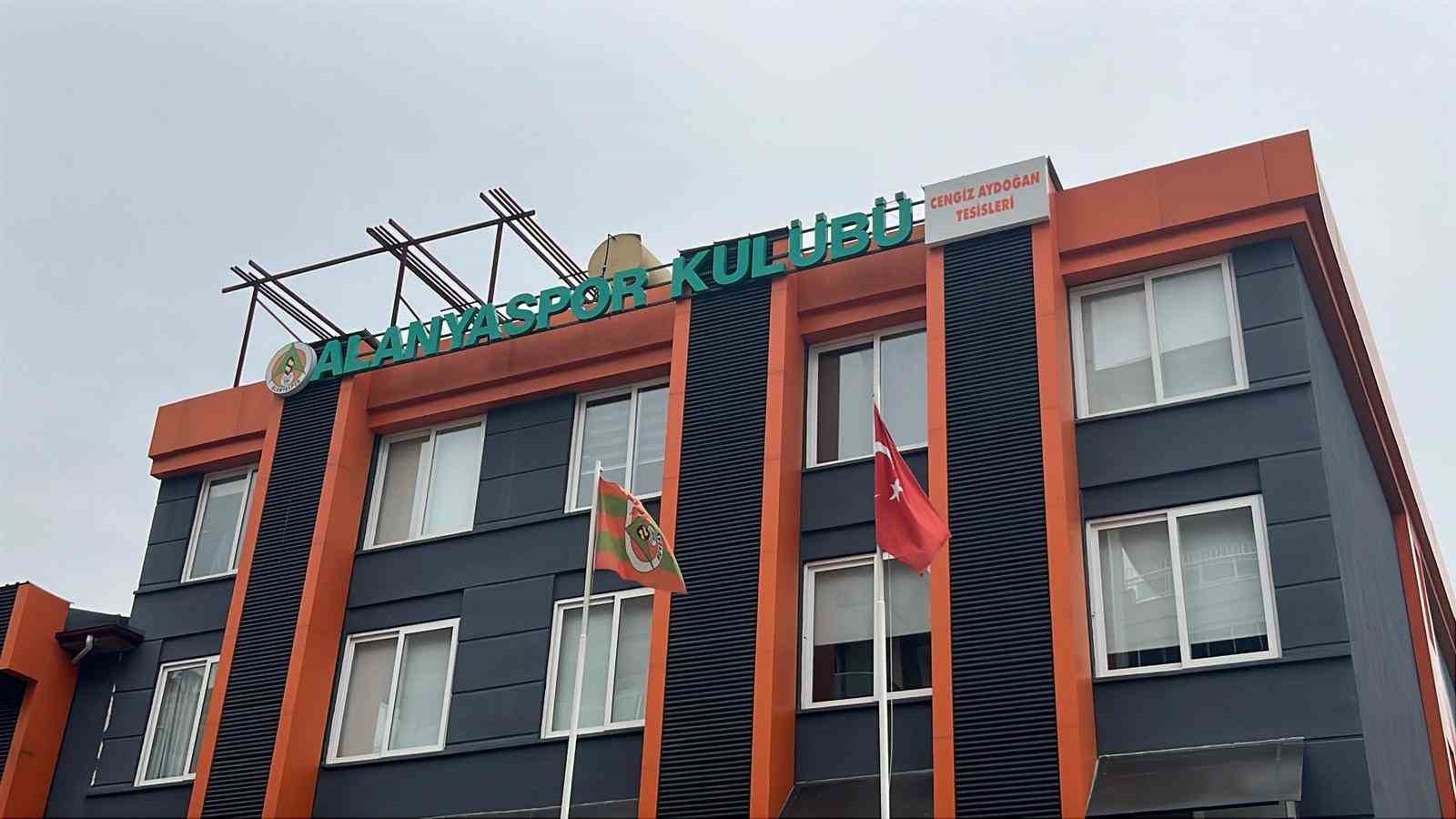 hasan cavusoglu simdiye kadar hocamizin oyuncu talebi olmadi 4 TsZ1iam7
