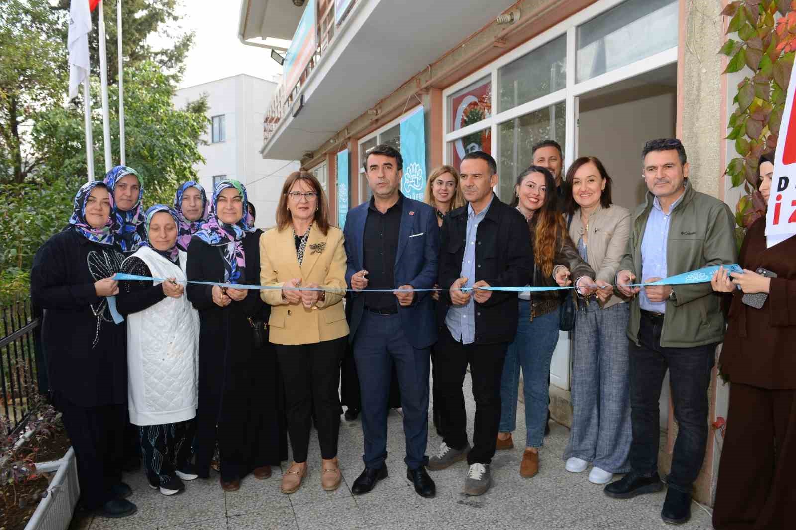 hasanaga mahallesi kadin yardimlasma ve dayanisma dernegi hizmete acildi 0 fVGTjV5j