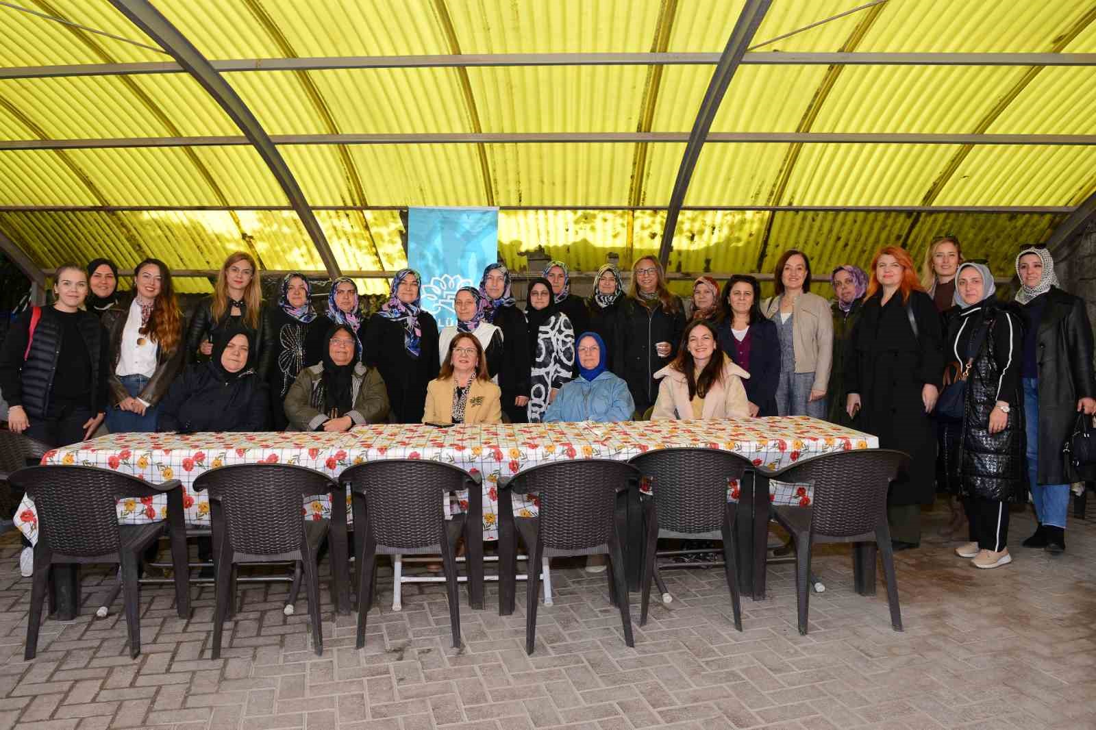 hasanaga mahallesi kadin yardimlasma ve dayanisma dernegi hizmete acildi 2 zgJNKZWb