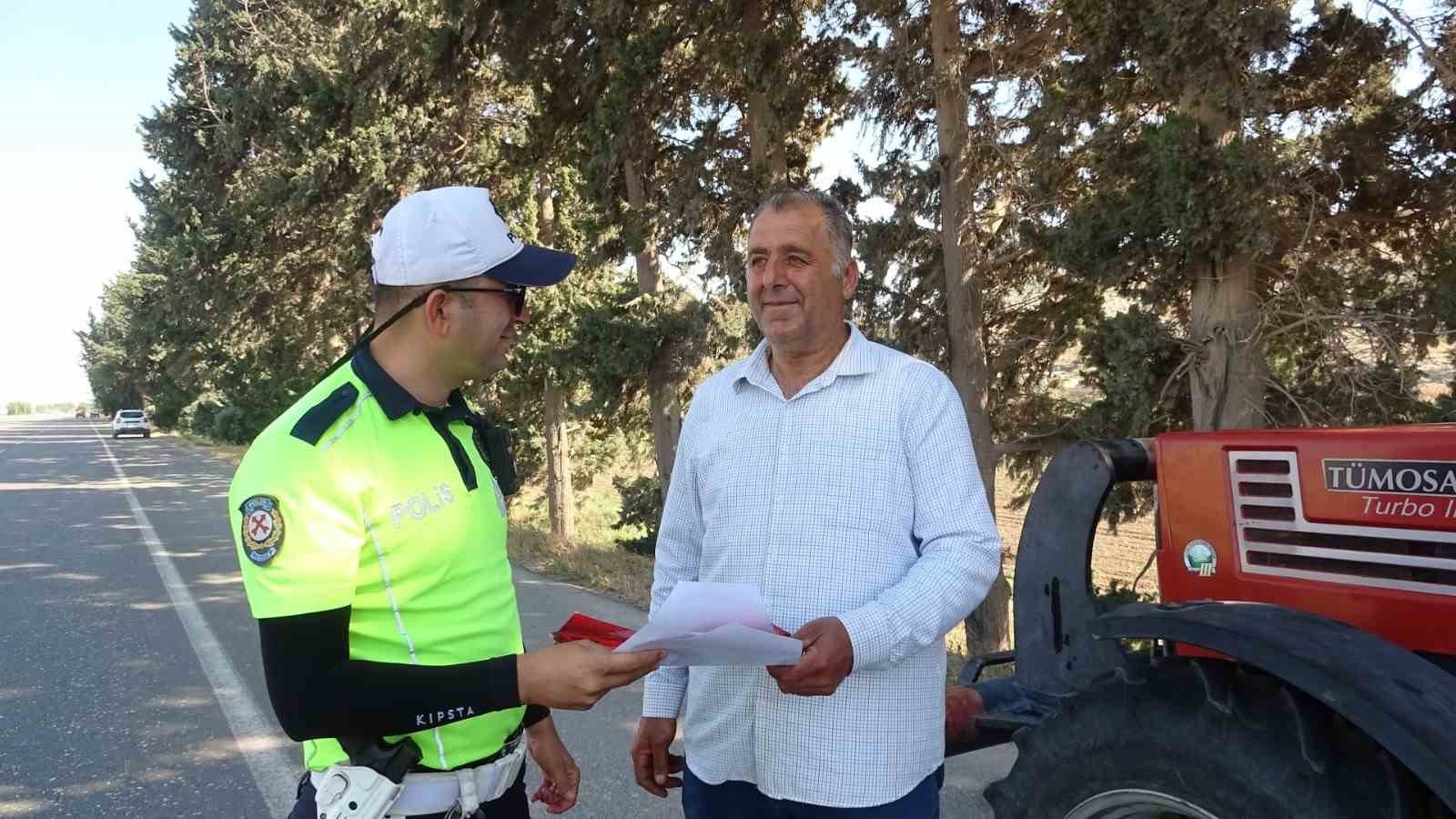 hasat doneminde yasanan kazalarin onune gecmek amaciyla traktorlerdeki reflektorler kontrol edildi 5 4LKu2sEN