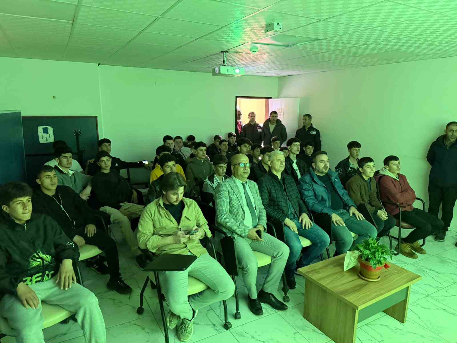 Hasköy Gençlik Merkezi’nde milli maç heyecanı 5 haskoy genclik merkezinde milli mac heyecani 1 ACEh7mcv