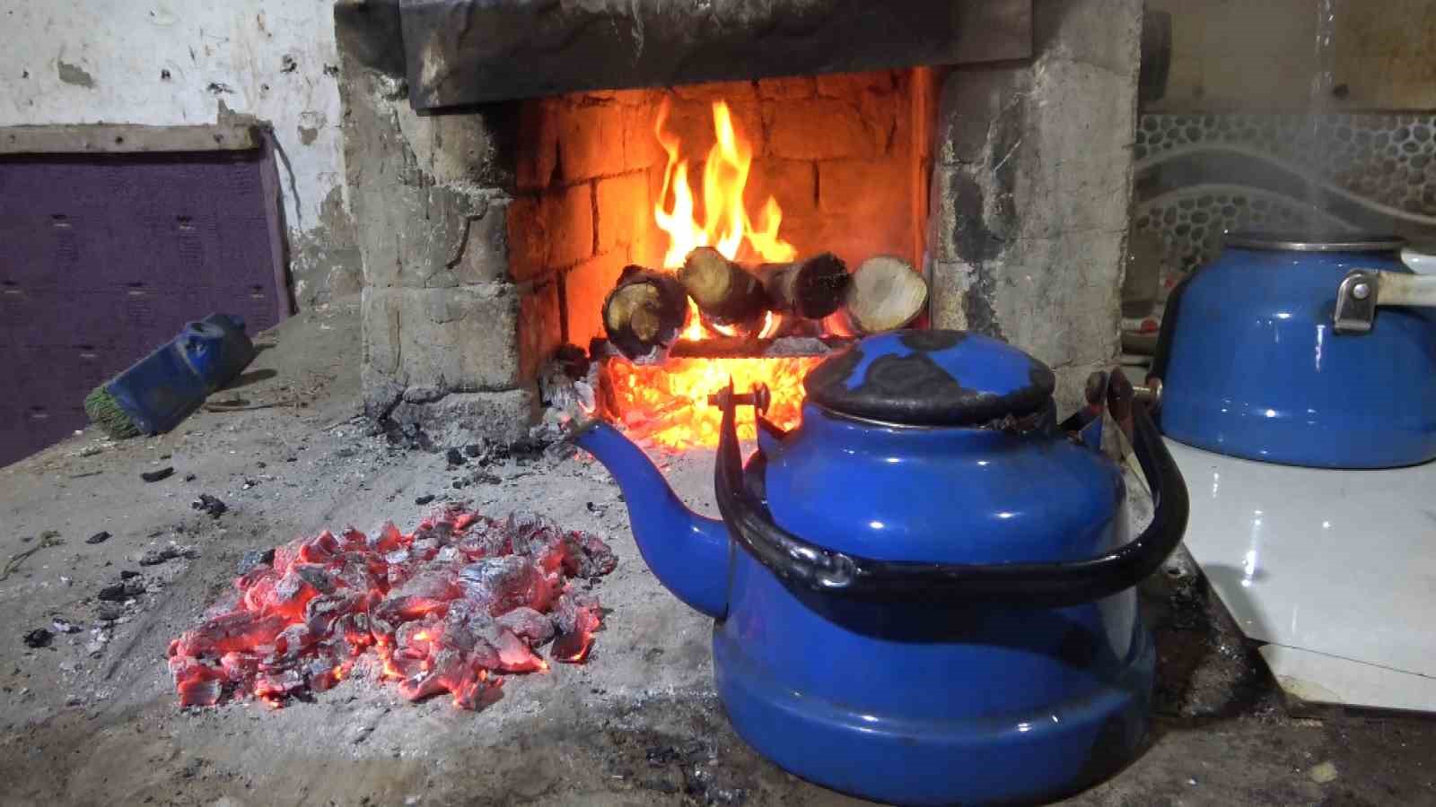 haskoyde 40 yillik cay evi kagit oyunu yok satranc var 4 9rem5Alk