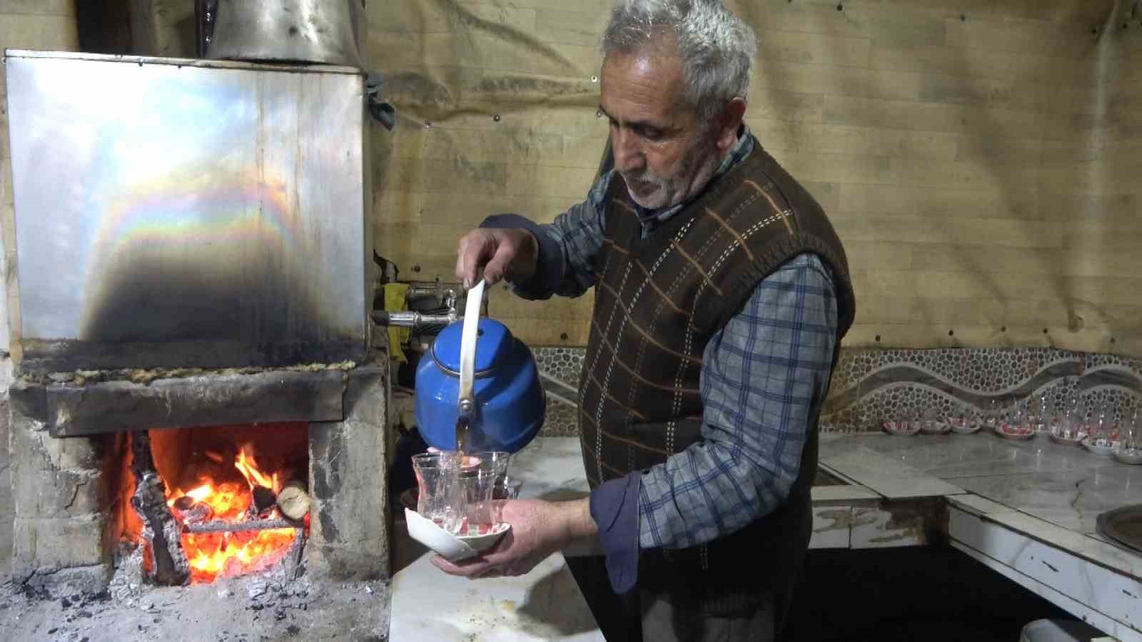 haskoyde 40 yillik cay evi kagit oyunu yok satranc var 6 IlCqLugG