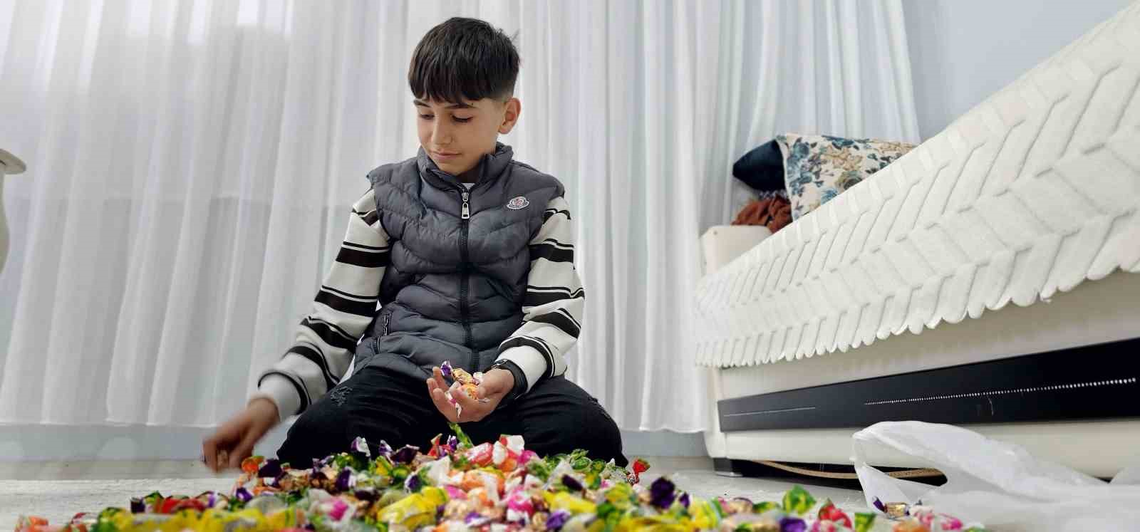 haskoyde bayram gelenegi suruyor cocuklar kapi kapi seker topladi 4 8HVyUHnJ