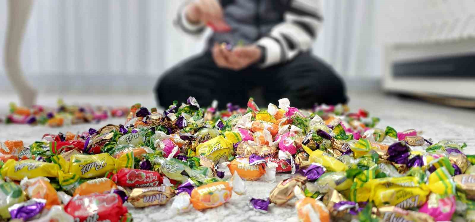 haskoyde bayram gelenegi suruyor cocuklar kapi kapi seker topladi 6 pZqcaEUa
