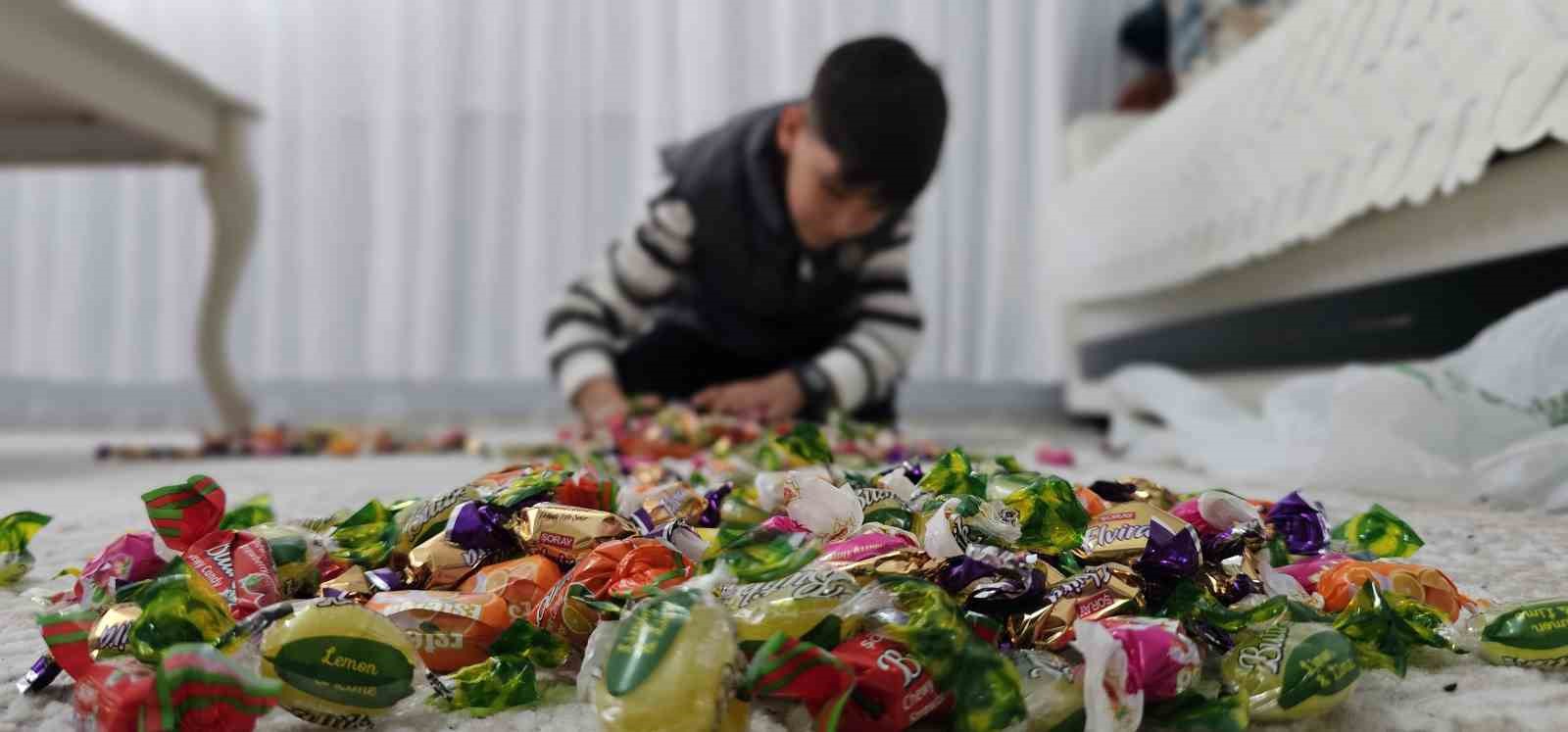 haskoyde bayram gelenegi suruyor cocuklar kapi kapi seker topladi 7 CSLQJNIU