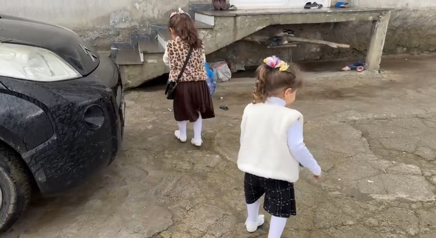 haskoyde bayram gelenegi suruyor cocuklar kapi kapi seker topladi 8