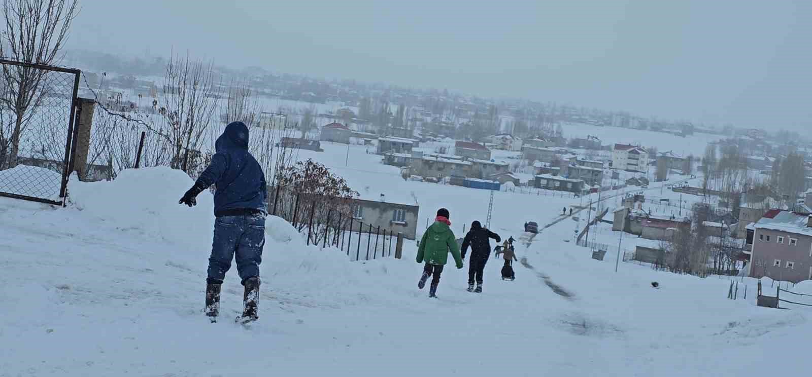 haskoyde cocuklar karin keyfini kayarak cikardi 7 9nOuklMs
