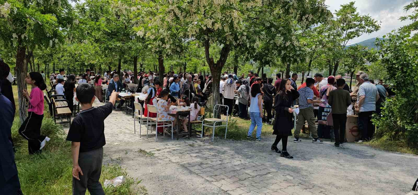 Hasköy’de Gazze yararına hayır çarşısı kuruldu 16 haskoyde gazze yararina hayir carsisi kuruldu 12 UHI7alJj
