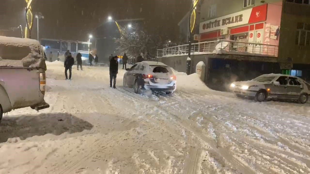haskoyde karda kayan araclar kameraya yansidi 0 M6UHQGY8