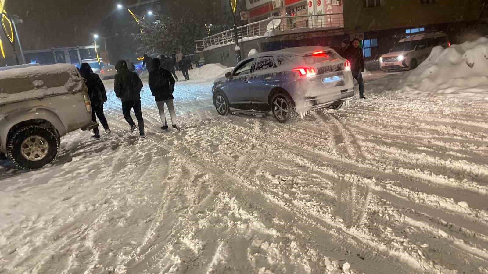 haskoyde karda kayan araclar kameraya yansidi 2