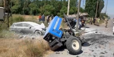 haskoyde-traktor-ile-otomobil-carpisti-3-yarali-U2Hi884B.jpg