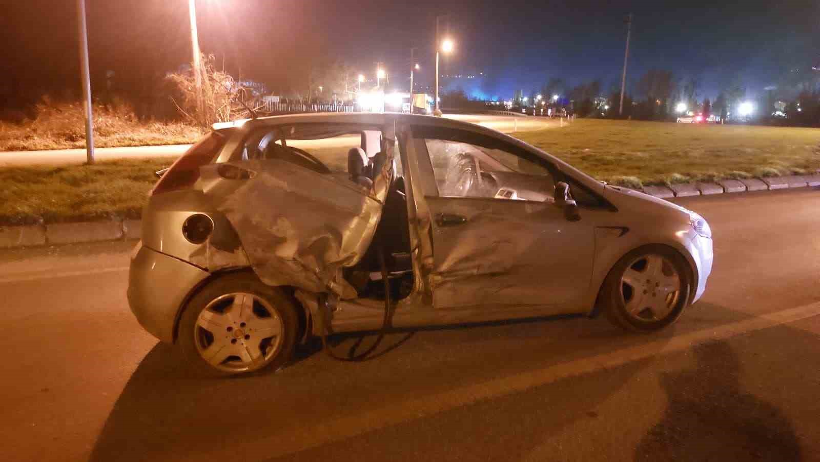 hasta tasiyan ambulans ile otomobil carpisti 1 yarali 6 ibVhQr69