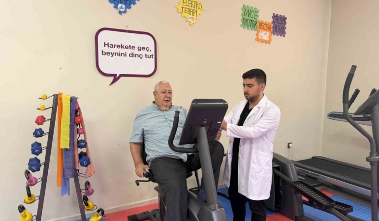 hastaligin-etkisiyle-kaybolan-adam-alzaymir-merkezinde-yeniden-hayat-buldu-bWLbTzav.jpg