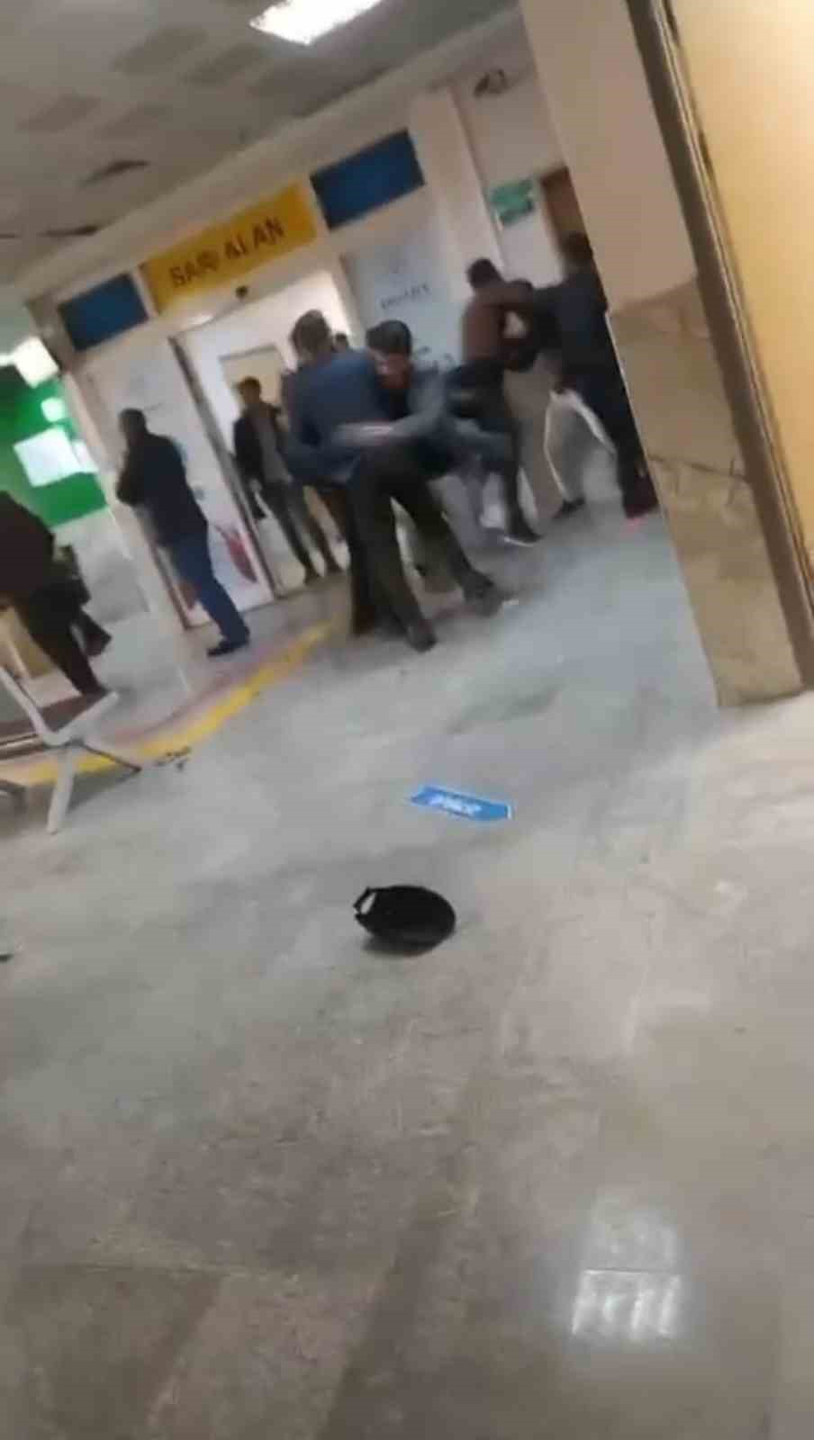 hastane acilinde kavga kamerada 2 hlUgHgES