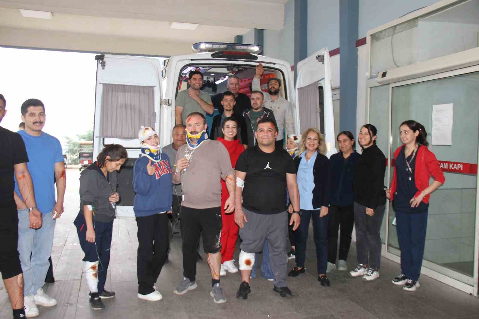 hastane acilindeki tatbikat gercegini aratmadi hasta ve yakinlari usta oyunculara tas cikardi 3 NNPyd2en